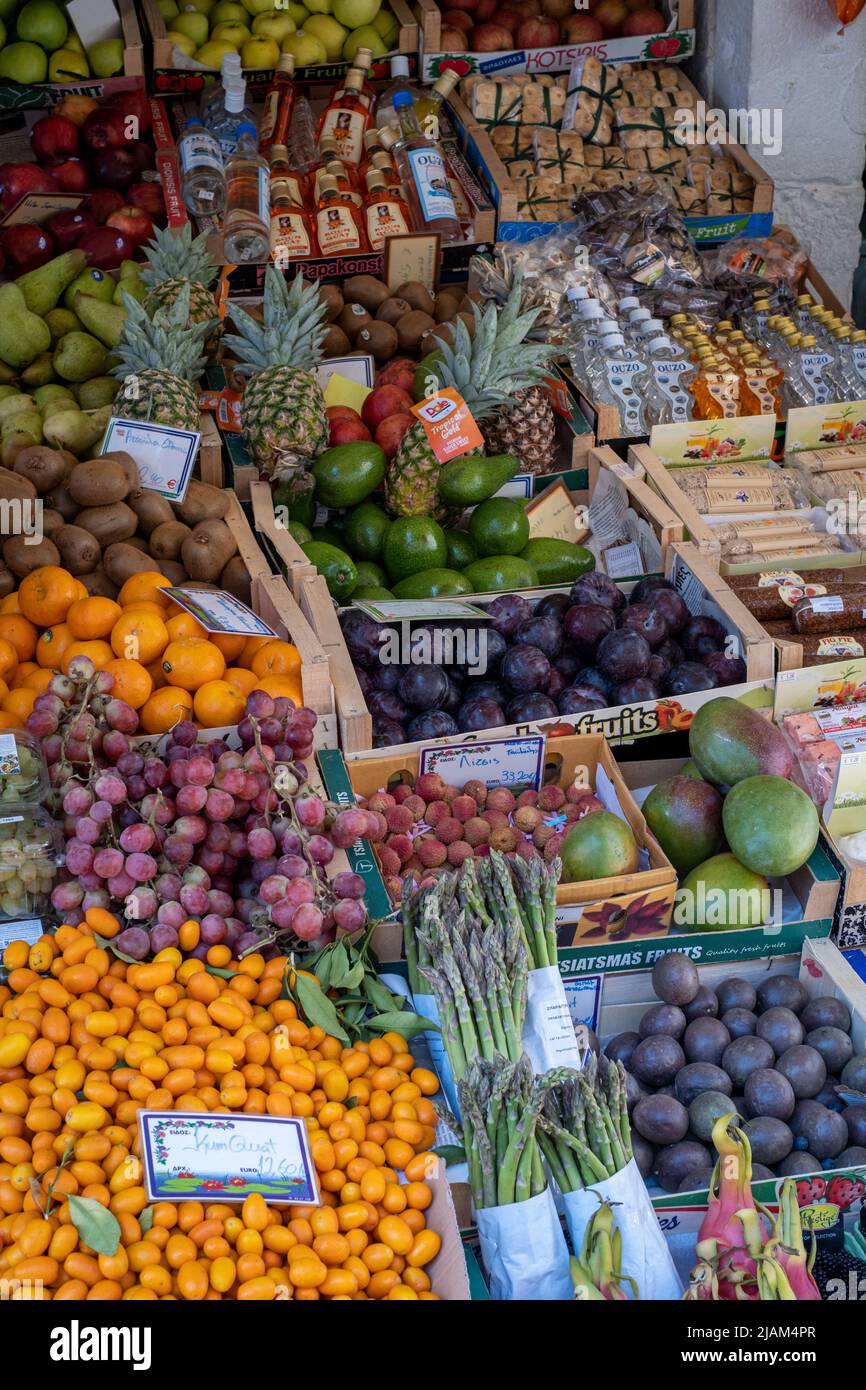 Épicerie dans la ville de Corfou, Corfou ou Kerkyra, Grèce Banque D'Images
