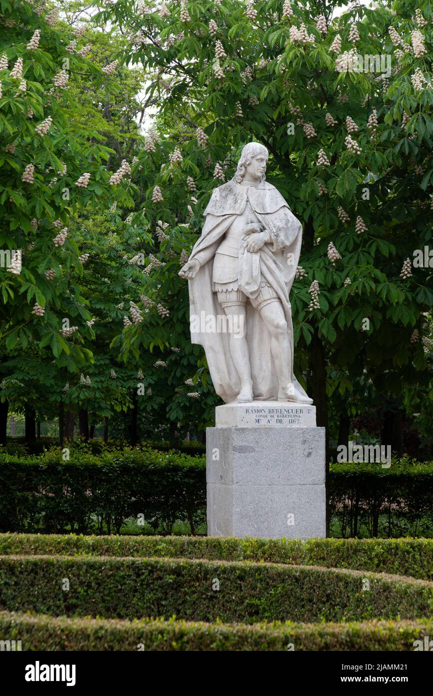 Statue de Ramon Berenguer IV, Comte de Barcelone, 'le Saint'. Par Sabatini, sur le Paseo de Argentina, / Paseo de las Estatuas, Parc El Retiro, Madrid Banque D'Images