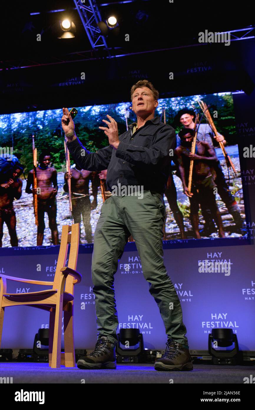 Hay-on-Wye, pays de Galles, Royaume-Uni. 31th mai 2022. Benoît Allen parle à Dan Richards au Hay Festival 2022, pays de Galles. Crédit : Sam Hardwick/Alamy. Banque D'Images