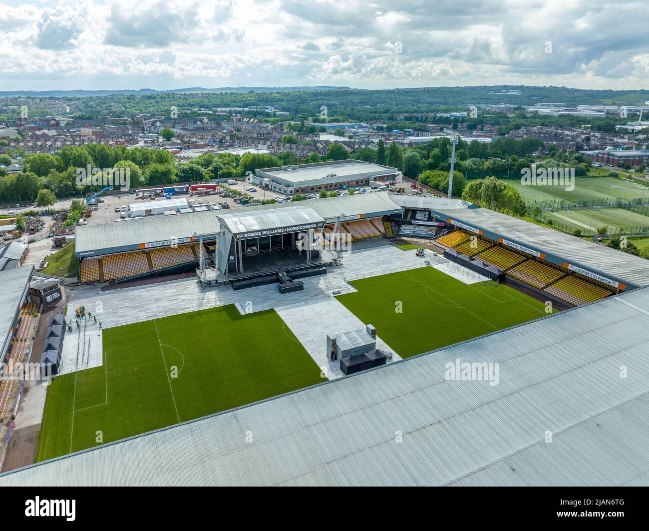 Vale Park , Robbie Williams Homecoming concert à Burslem Stoke on Trent Aerial Drone vue de la scène TERMINÉE et de la région de Port Vale FC Banque D'Images
