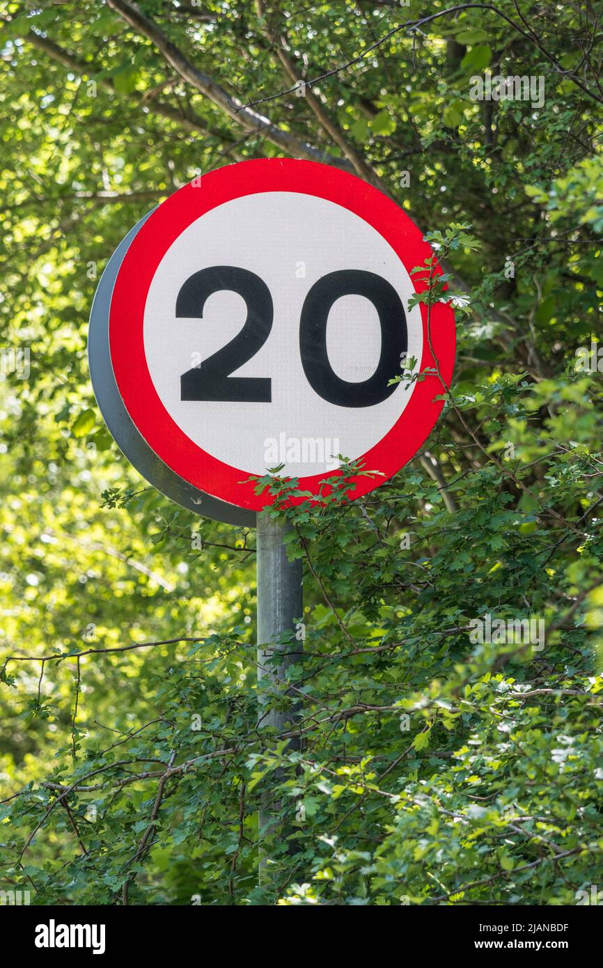 Limite De Vitesse De 20 Km H Banque De Photographies Et Dimages