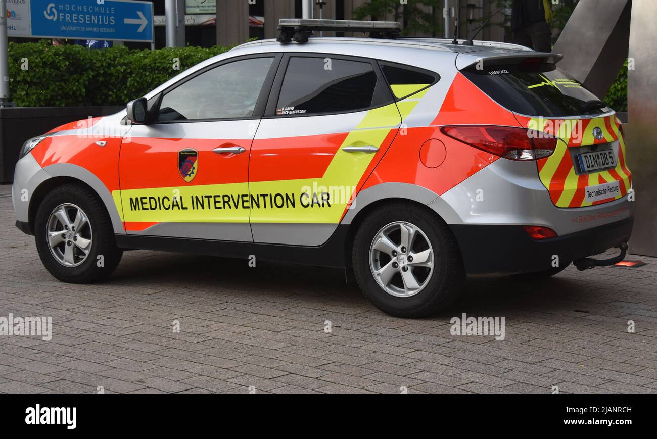 Cologne, Allemagne. 30th mai 2022. Un MIC de voiture d'intervention médicale est au crédit de la route: Horst Galuschka/dpa/Horst Galuschka dpa/Alay Live News Banque D'Images