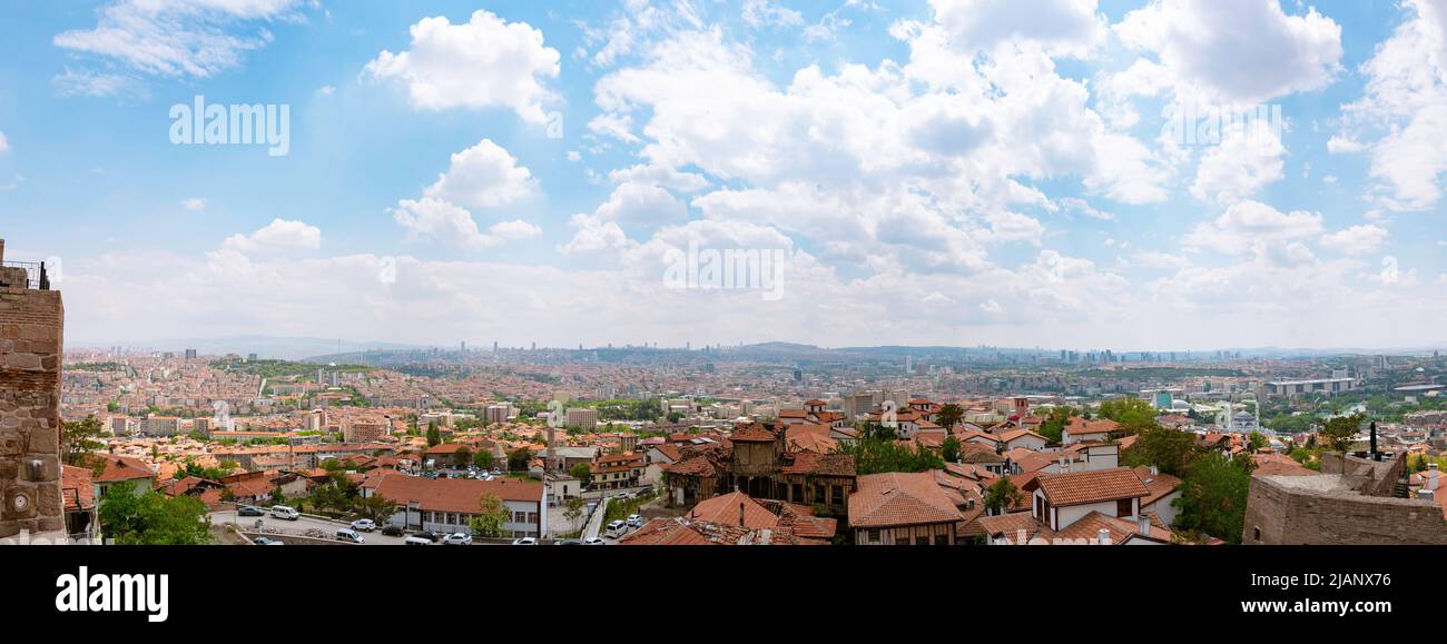 Panorama sur Ankara. Vue panoramique sur la capitale de la Turquie depuis le château d'Ankara. Banque D'Images