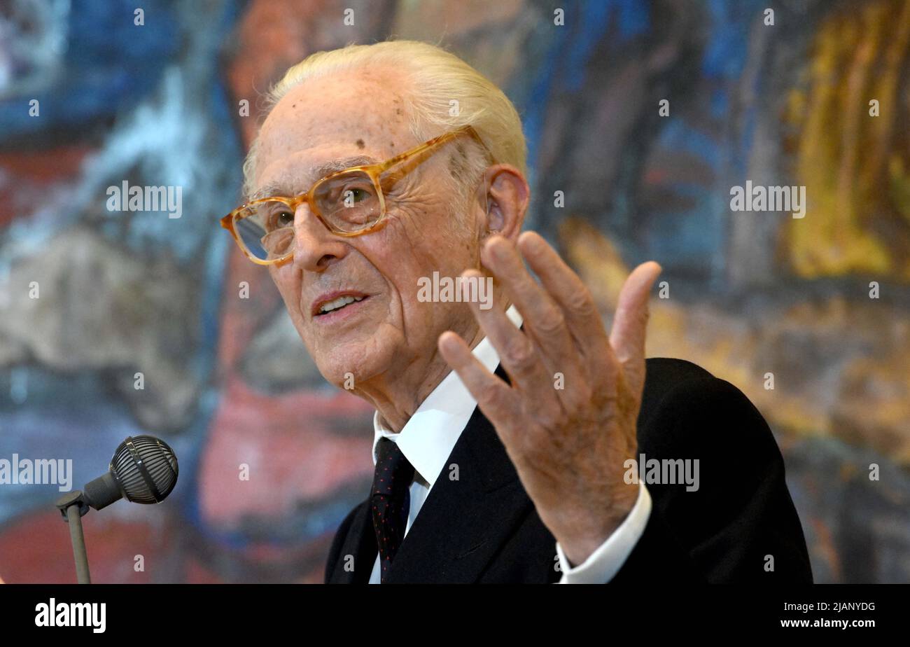 Munich, Allemagne. 31st mai 2022. Le duc Franz de Bavière s'exprime lors de la cérémonie de remise du prix Romano Guardini à l'Académie catholique de Bavière. Le chef de la Maison de Wittelsbach, âgé de 88 ans, reçoit le prix de 10 000 euros pour son engagement tout au long de sa vie dans les domaines de la culture et de la science à l'Académie catholique de Bavière. Credit: Felix Hörhager/dpa/Alay Live News Banque D'Images