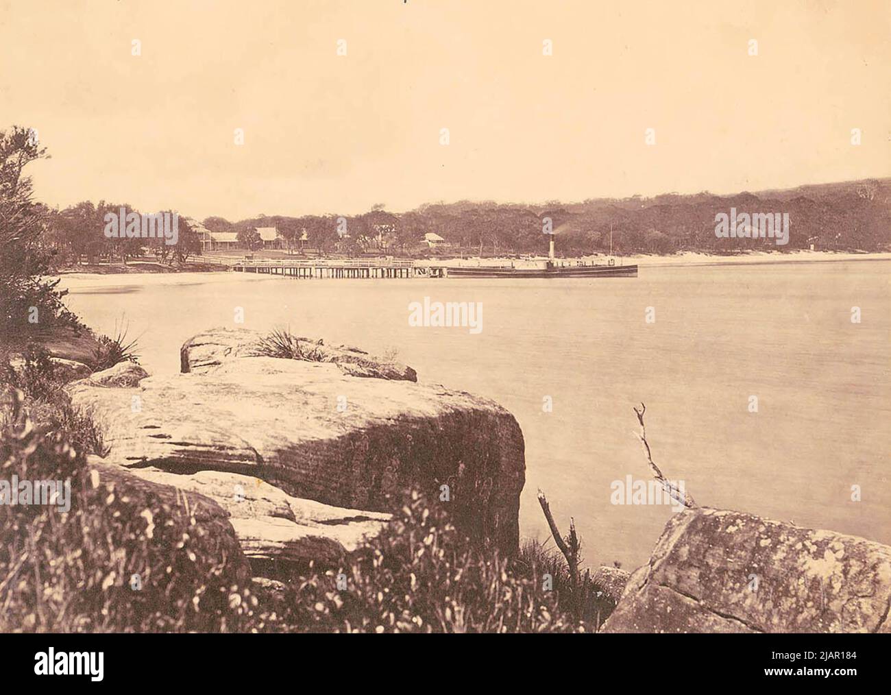 Sydney paddle steamer Ferry FANTÔME à Manly Wharf ca. 1870s Banque D'Images