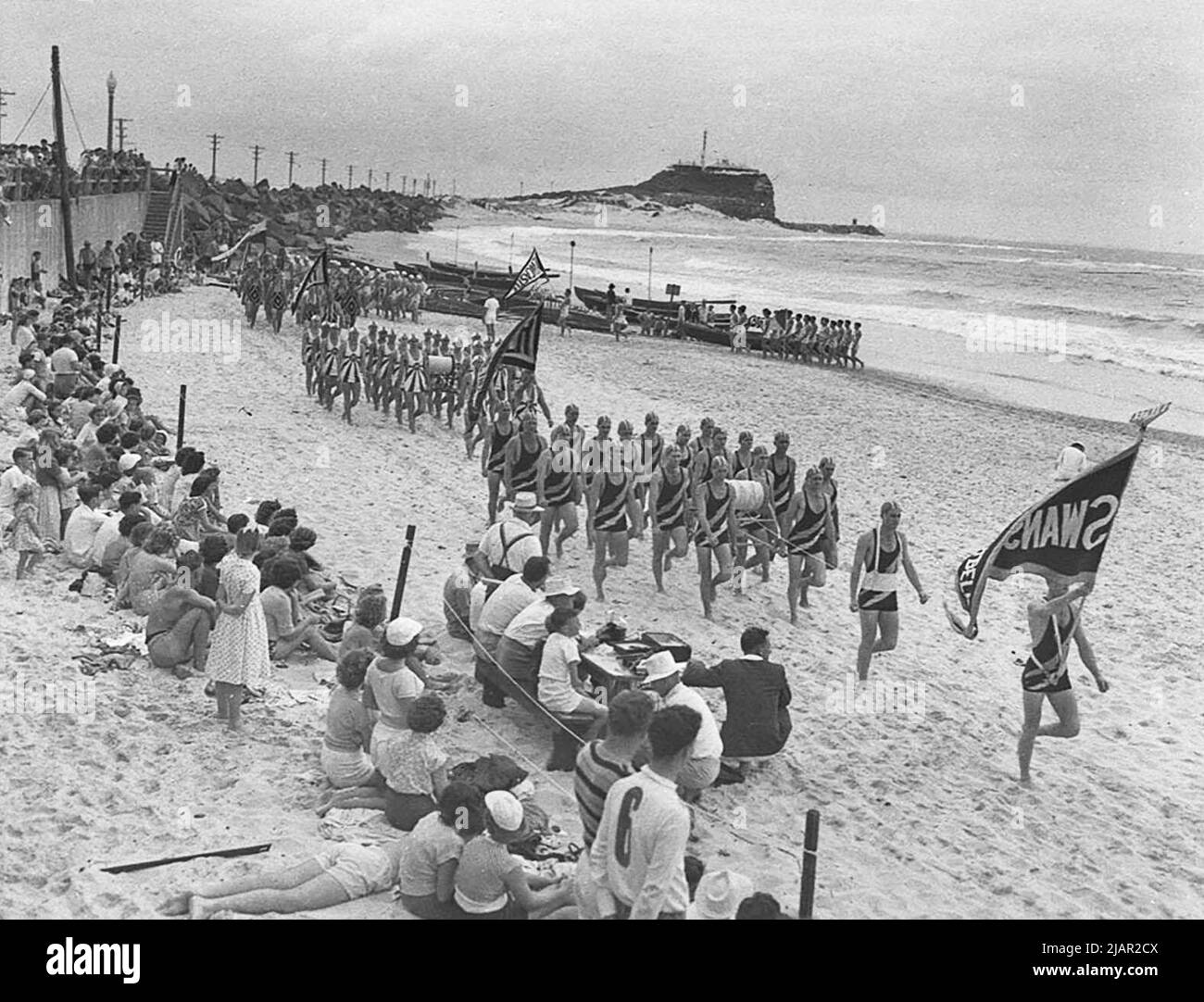 Les participants au carnaval de surf de Nobby ca. 1950 Banque D'Images