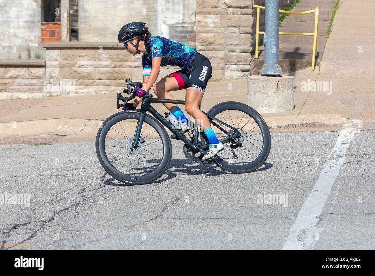 Femmes de catégorie 3 / 4, 5, et citoyens course cycliste à la Snake Alley Criterium 2022 à Burlington, Iowa Banque D'Images