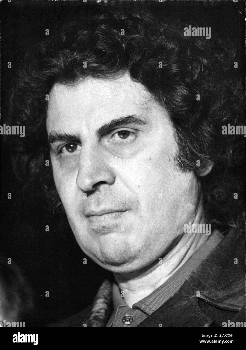 Portrait von Mikis Theodorakis, der am 29.07.1975 seinen 50 Geburtstag feierte Banque D'Images