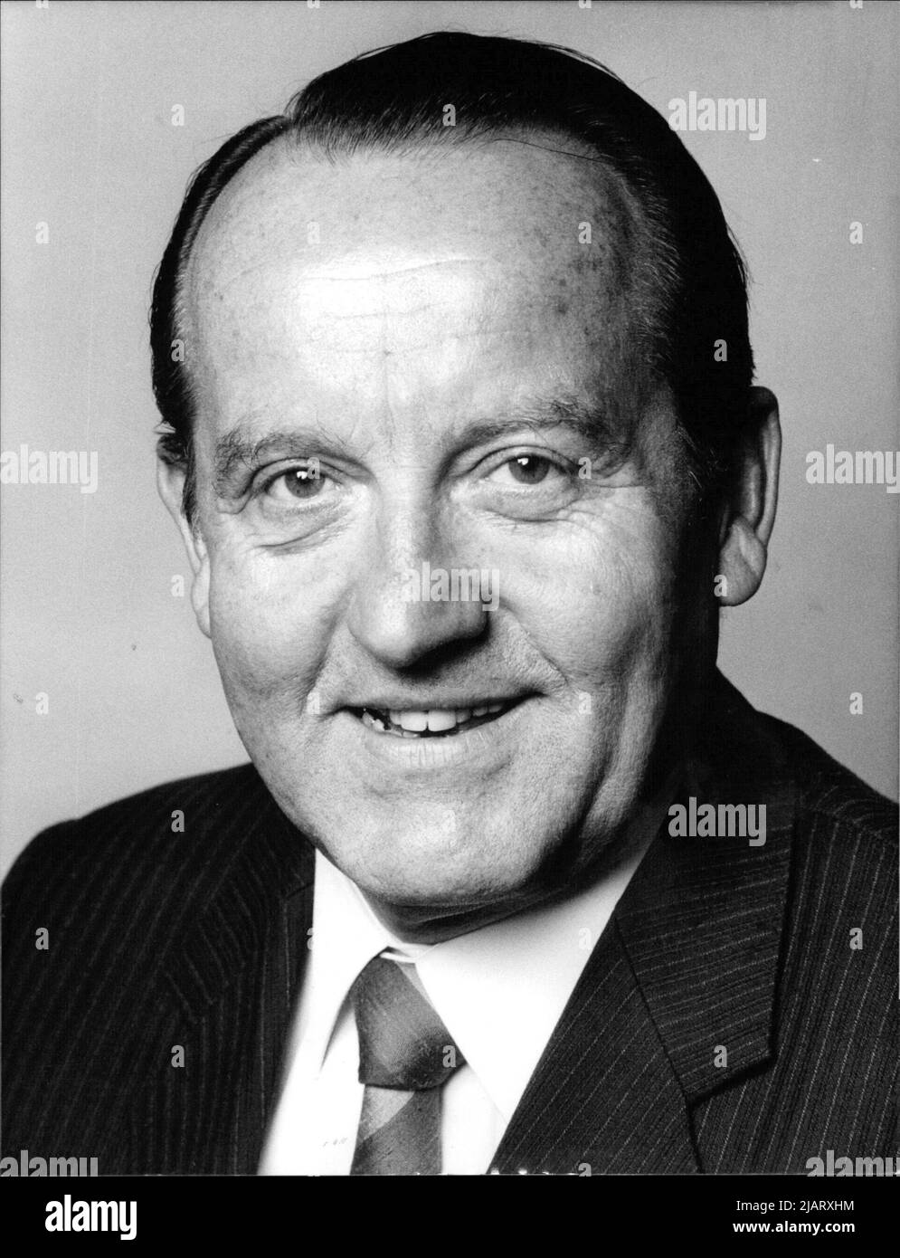 Portrait von Christian Otto Schlecht, deutscher Wirtschaftswissenschaften und Staatssekretär im Bundesministerium für Wirtschaft. Banque D'Images