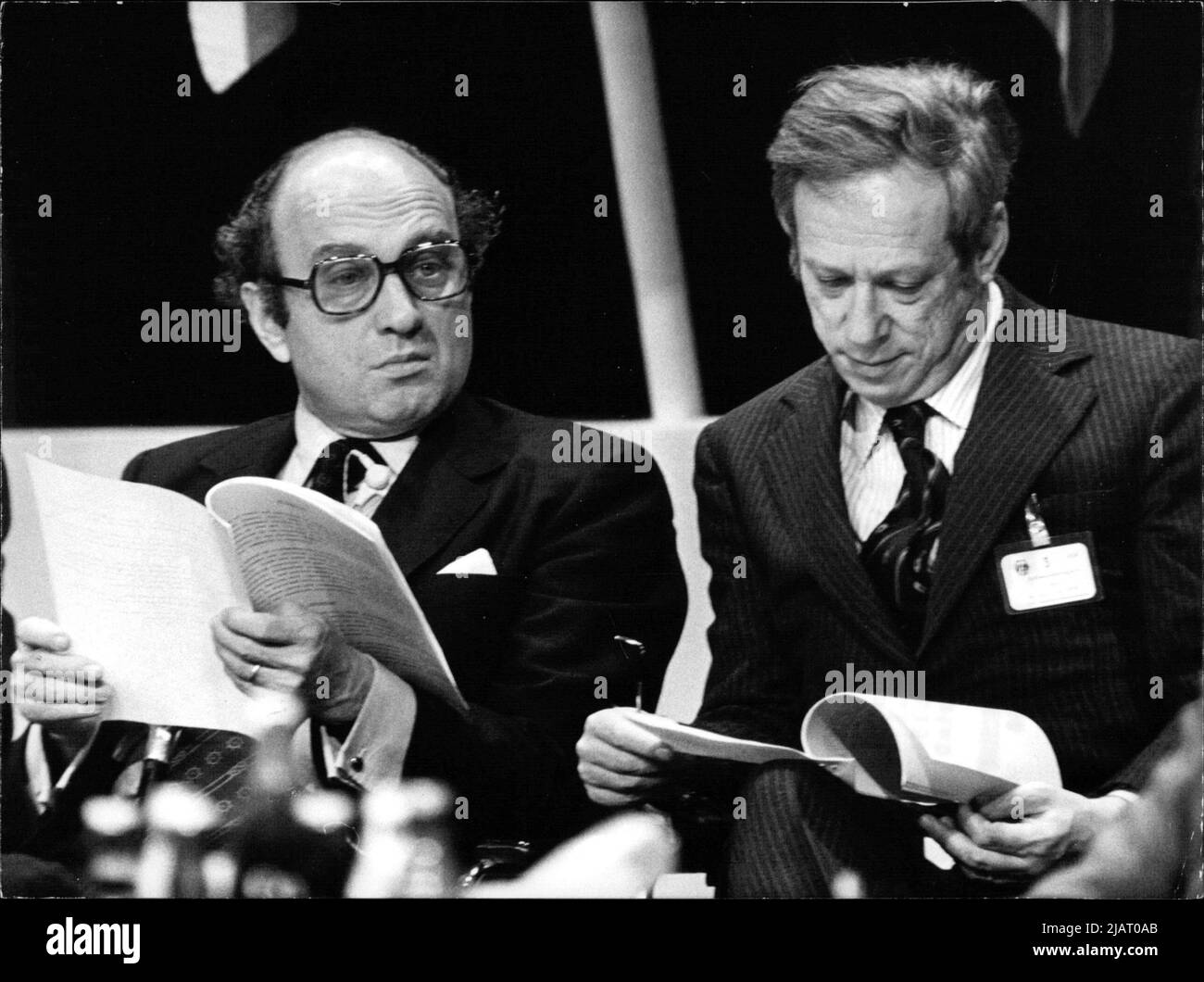 Le Bundeswirtschaftsministre Otto Graf Lambsdorff und US-Finanzministre Michael Blumenthal. Banque D'Images