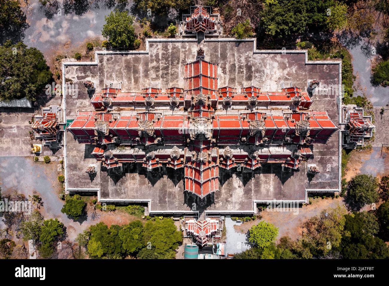 Wat Phai Rong Wua temples, buddhas et sculptures à Suphan Buri, Thaïlande Banque D'Images