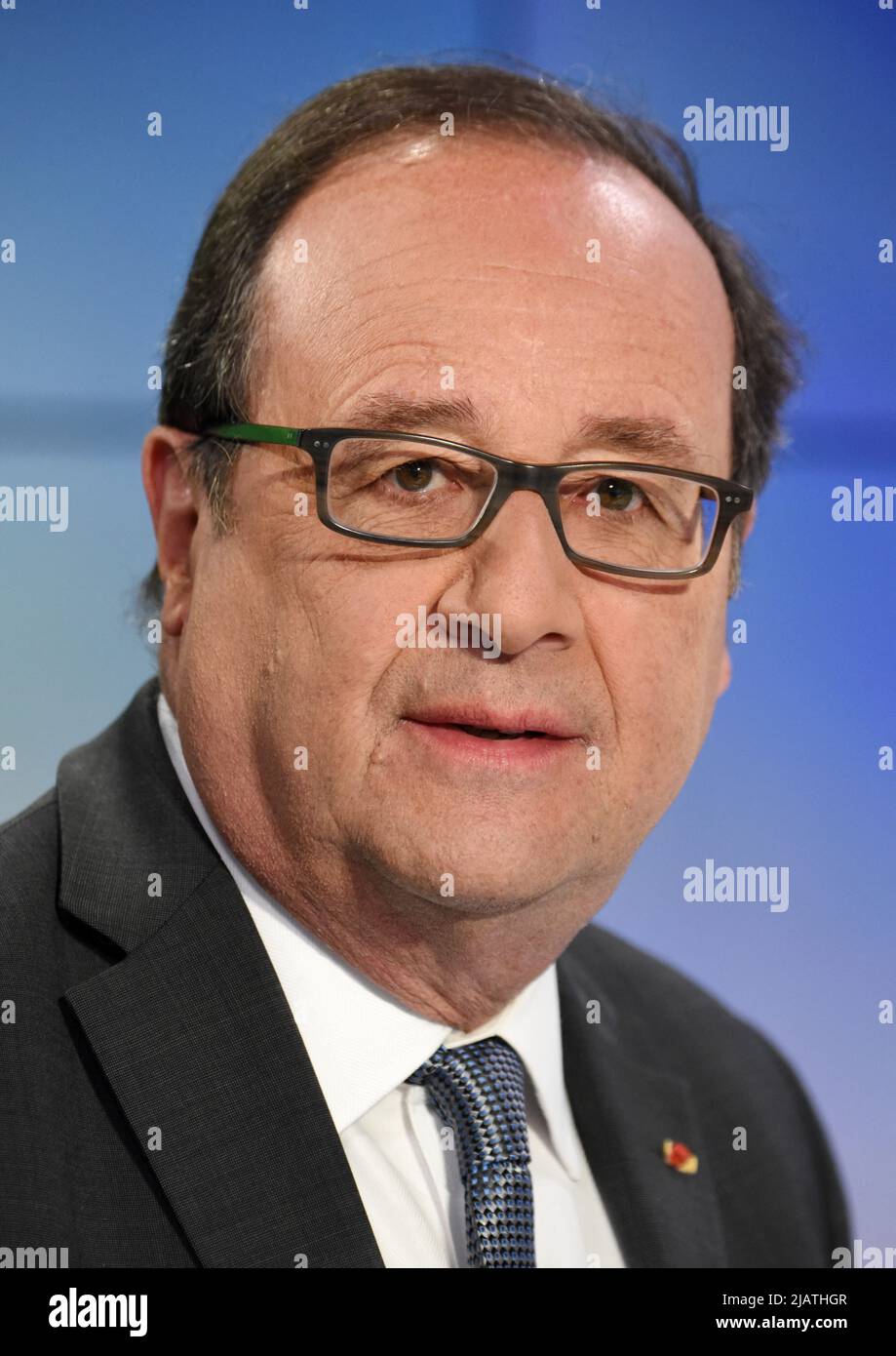 François Hollande est interviewé par Apolline de Malherbe sur RMC/BFMTV à Paris, France sur 1 juin 2022 photo par Alain Apaydin/ABACAPRESS.COM Banque D'Images