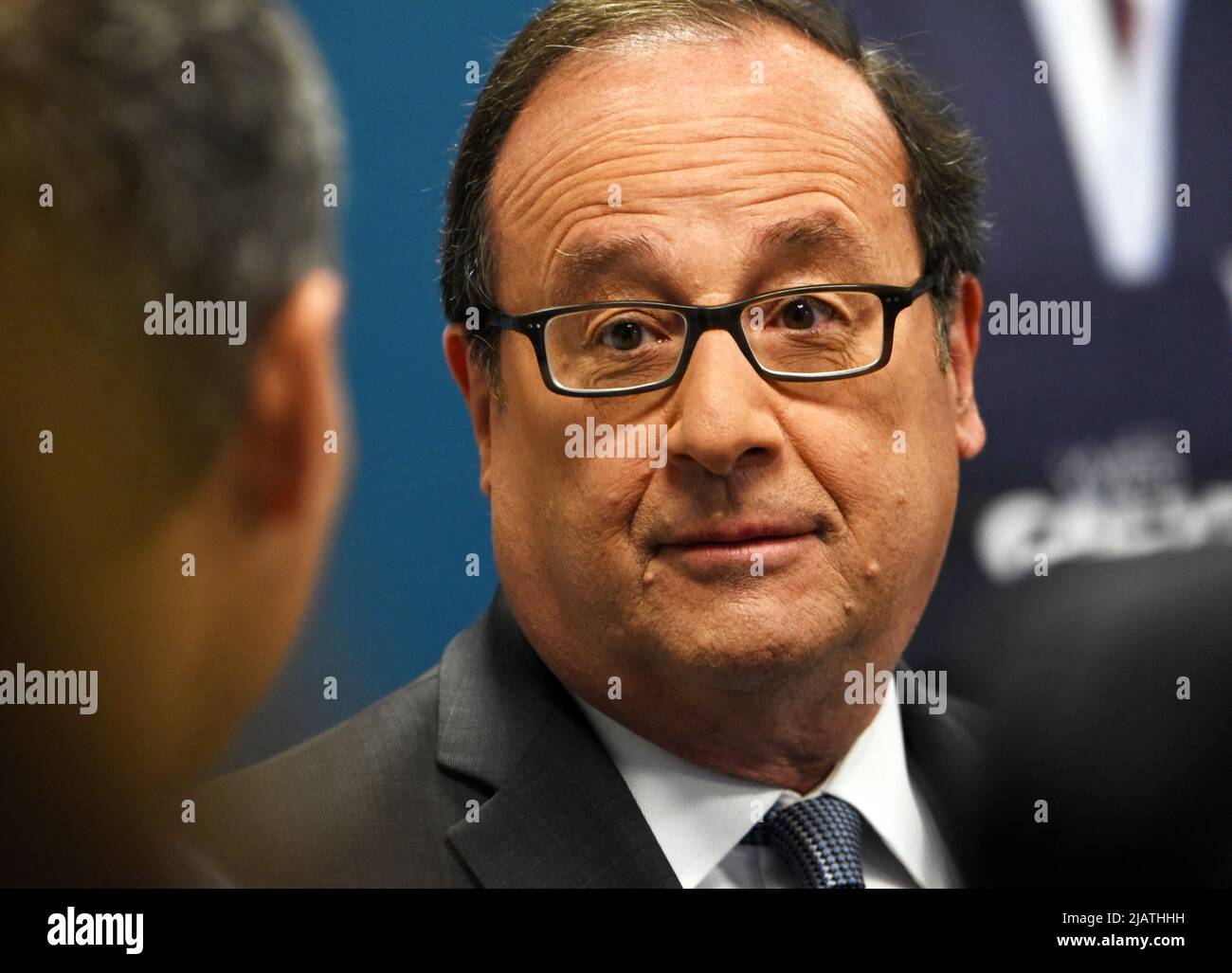 François Hollande est interviewé par Apolline de Malherbe sur RMC/BFMTV à Paris, France sur 1 juin 2022 photo par Alain Apaydin/ABACAPRESS.COM Banque D'Images