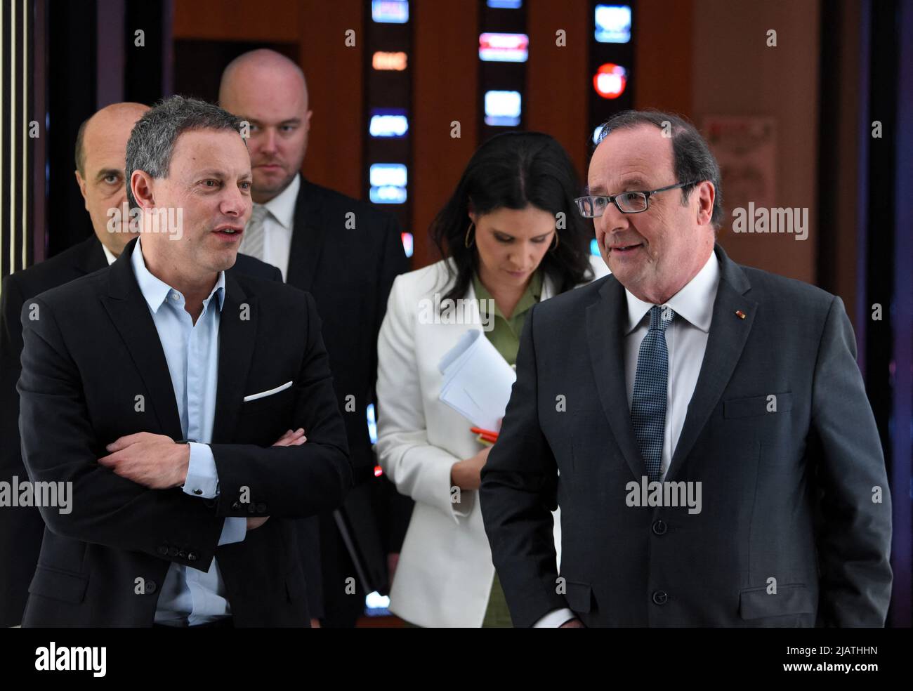 François Hollande est interviewé par Apolline de Malherbe sur RMC/BFMTV à Paris, France sur 1 juin 2022 photo par Alain Apaydin/ABACAPRESS.COM Banque D'Images