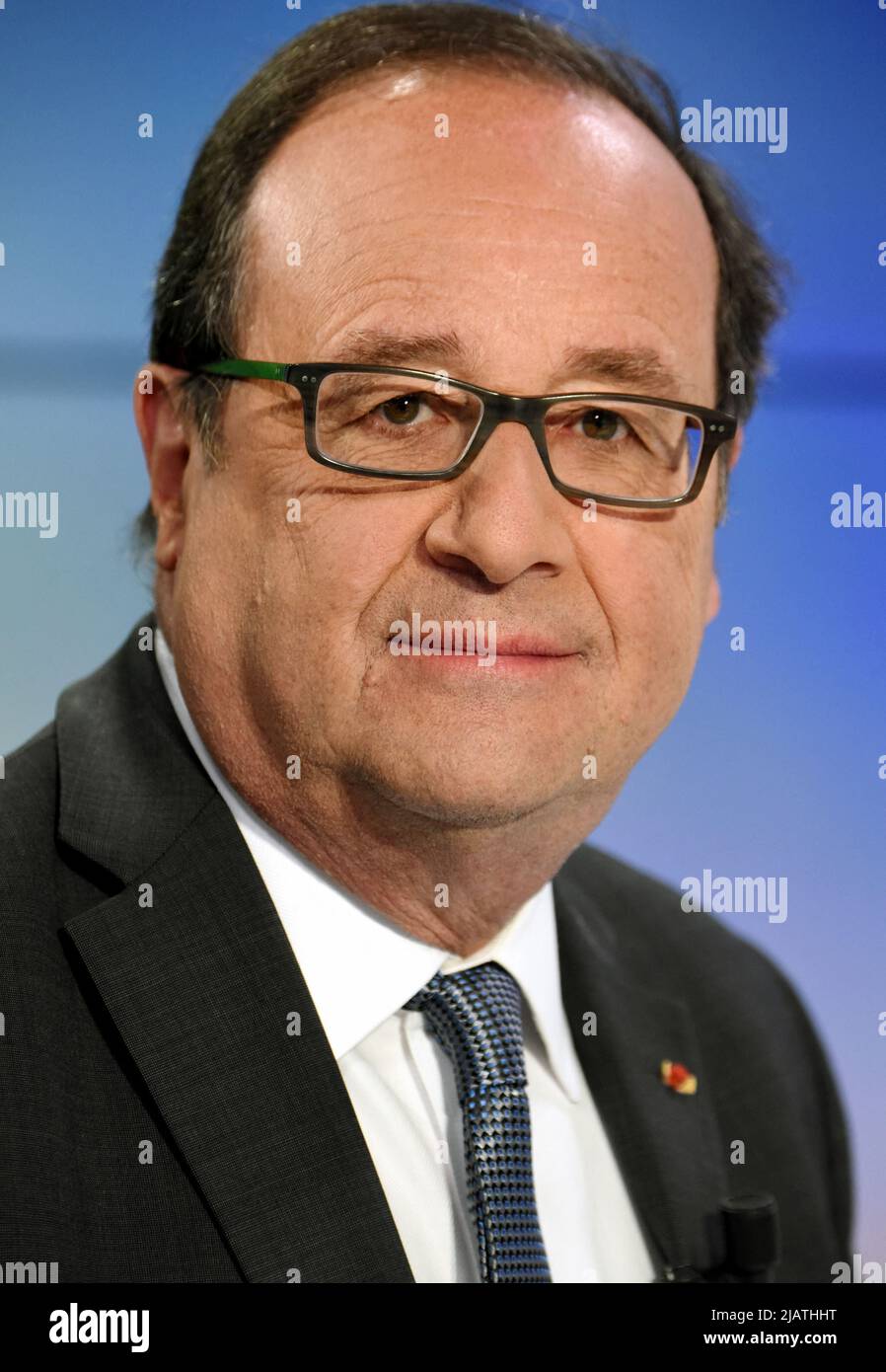 François Hollande est interviewé par Apolline de Malherbe sur RMC/BFMTV à Paris, France sur 1 juin 2022 photo par Alain Apaydin/ABACAPRESS.COM Banque D'Images