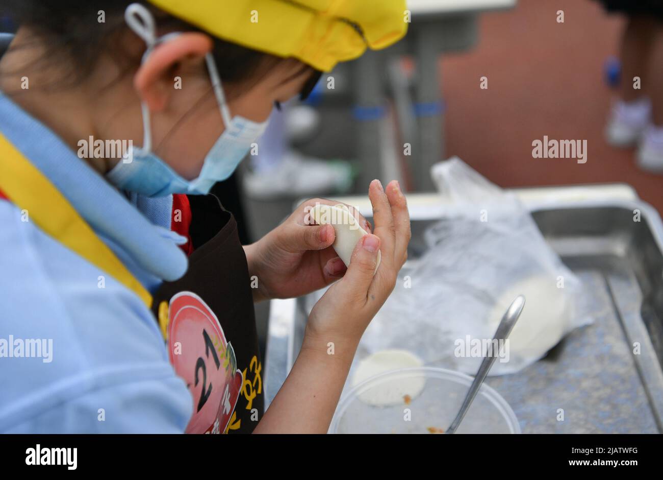 Yinchuan, province chinoise de Shaanxi. 7th mai 2022. Les étudiants participent à un concours de boulonnage à Xi'an, province de Shaanxi, dans le nord-ouest de la Chine, à 7 mai 2022. Credit: Zhang Bowen/Xinhua/Alay Live News Banque D'Images