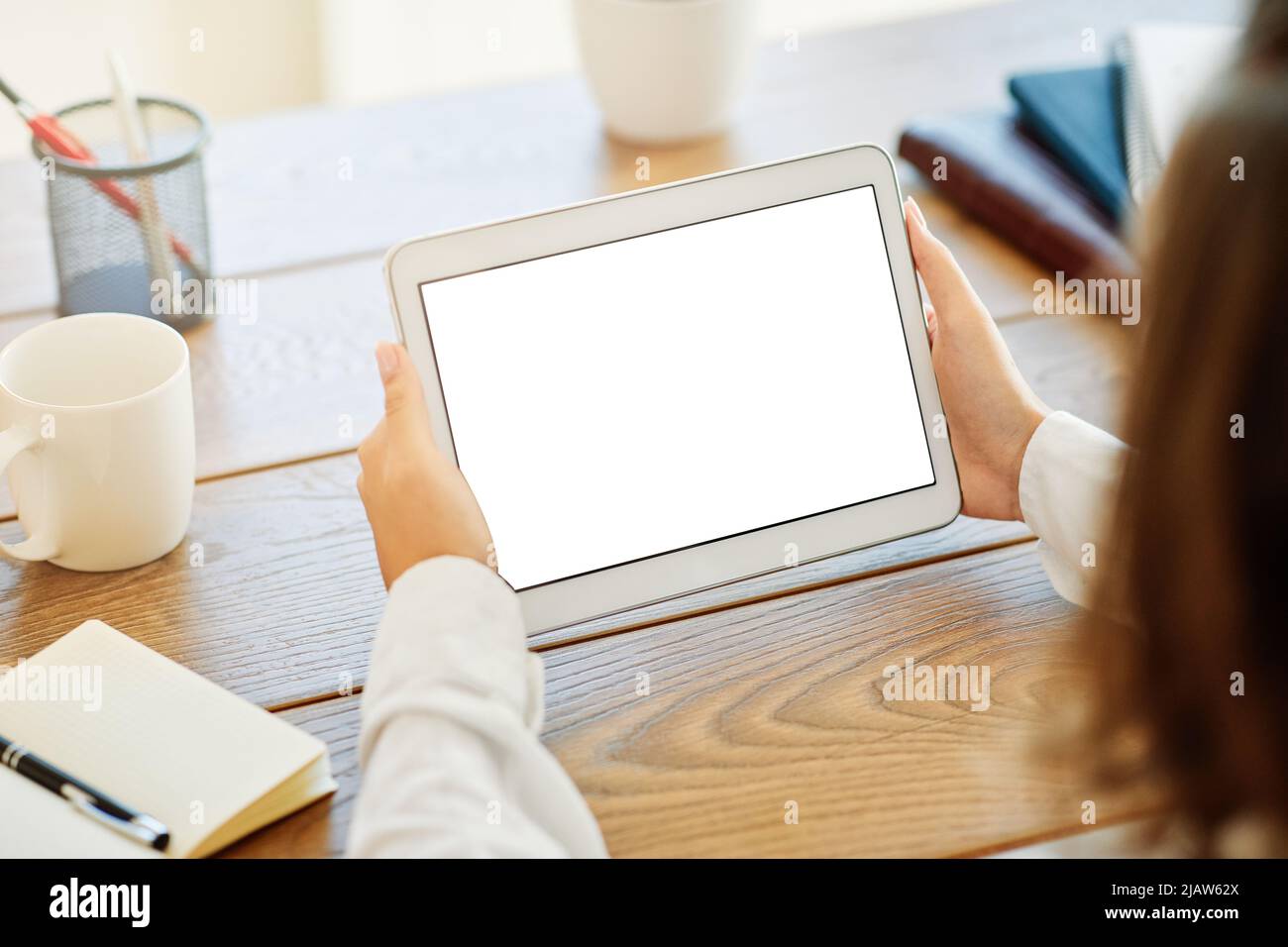 main technologie tablette informatique entreprise communication écran numérique internet femme tenant Banque D'Images