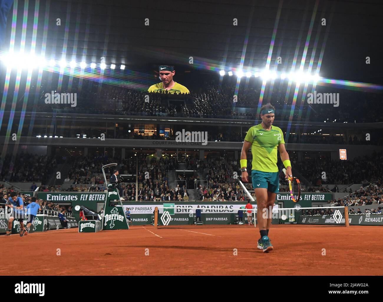 Paris, France. 31st mai 2022. Roland Garros Open de France 10 31/05/2022 Rafa Nadal (ESP) règne sur le terrain Philippe Chatrier en quart de finale du match crédit: Roger Parker/Alay Live News Banque D'Images