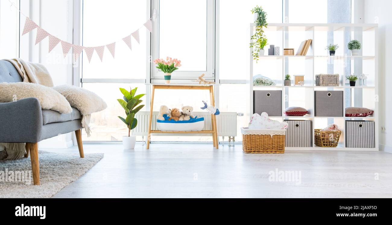 Intérieur de la chambre avec organisateur Banque D'Images