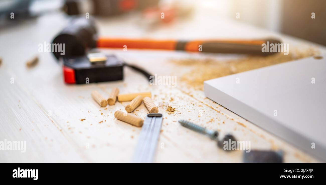 Table principale de mobilier avec outils Banque D'Images