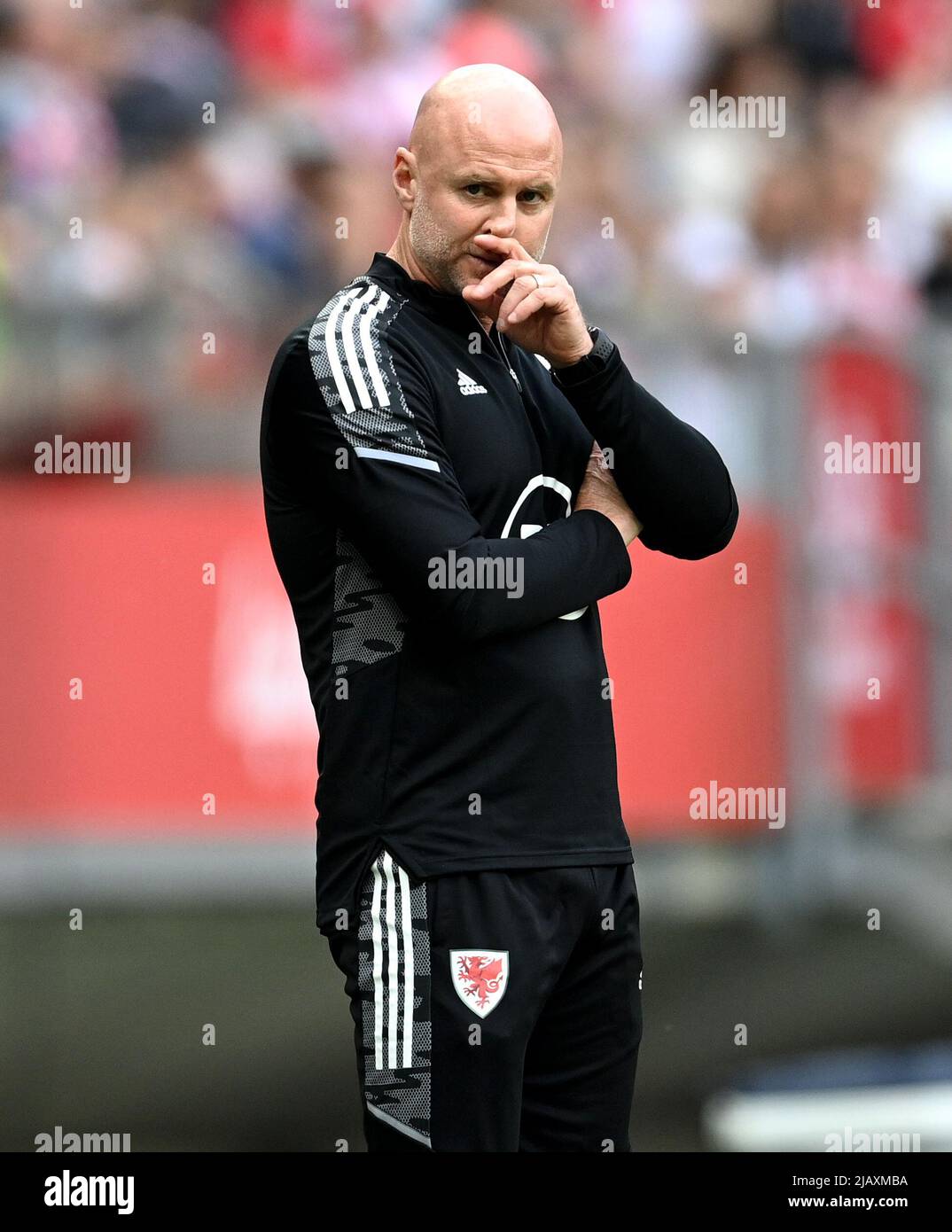 Rob page, responsable de la garde au pays de Galles, lors du match de l'UEFA Nations League au stade Wroclaw, Wroclaw. Date de la photo: Mercredi 1 juin 2022. Banque D'Images