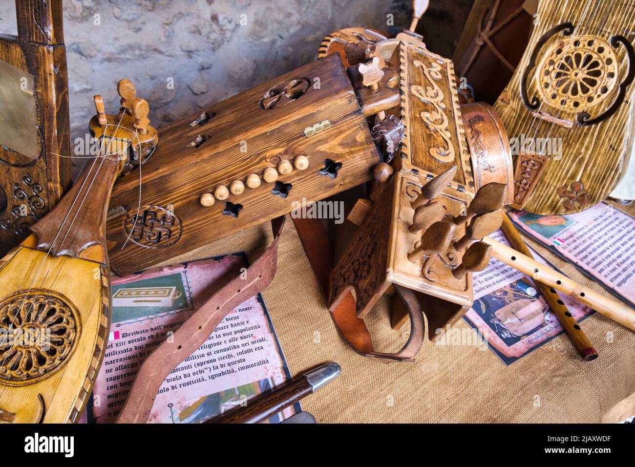 Composition avec des instruments de musique très anciens Banque D'Images