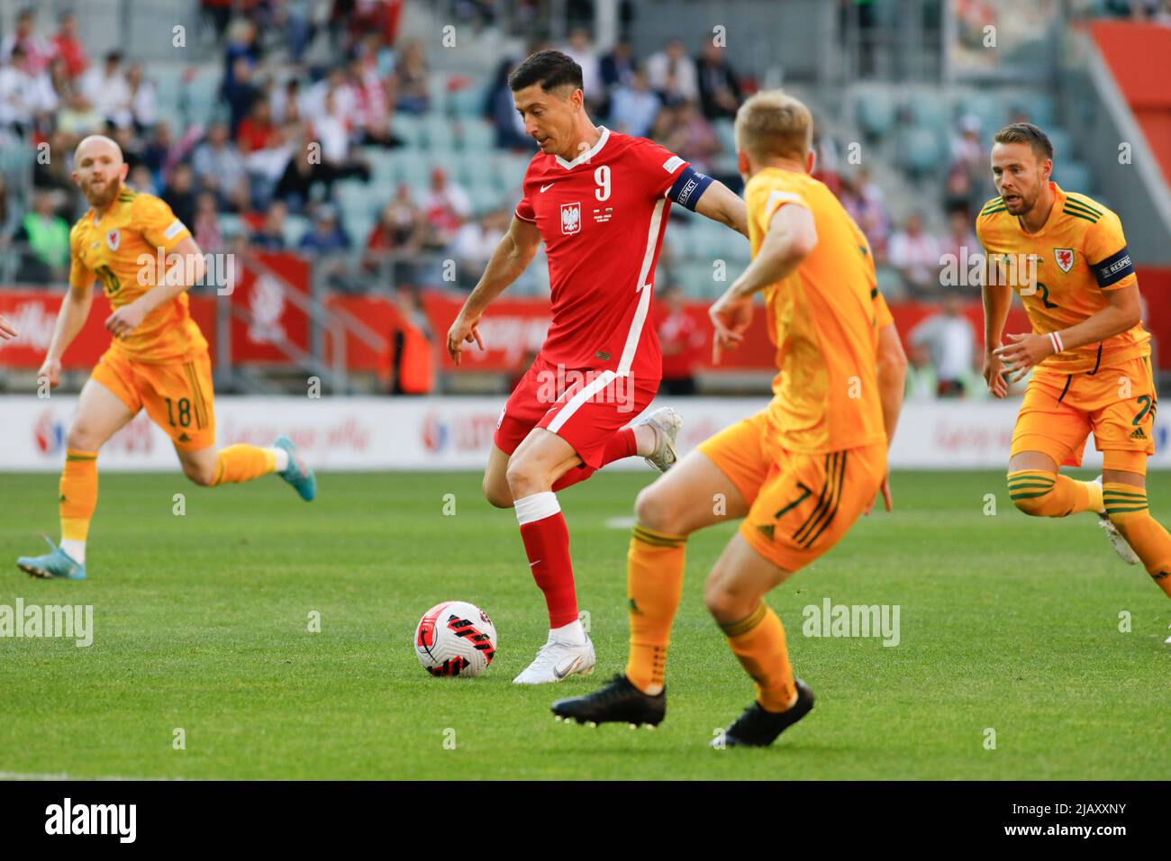 Wroclaw, Pologne, 1 juin 2022. UEFA Nations League Group A4 match entre la Pologne (chemises rouges) et le pays de Galles (chemises jaunes) à la Tarczynski Arena de Wroclaw, Pologne photo: Robert Lewandowski © Piotr Zajac/Alamy Live News Banque D'Images