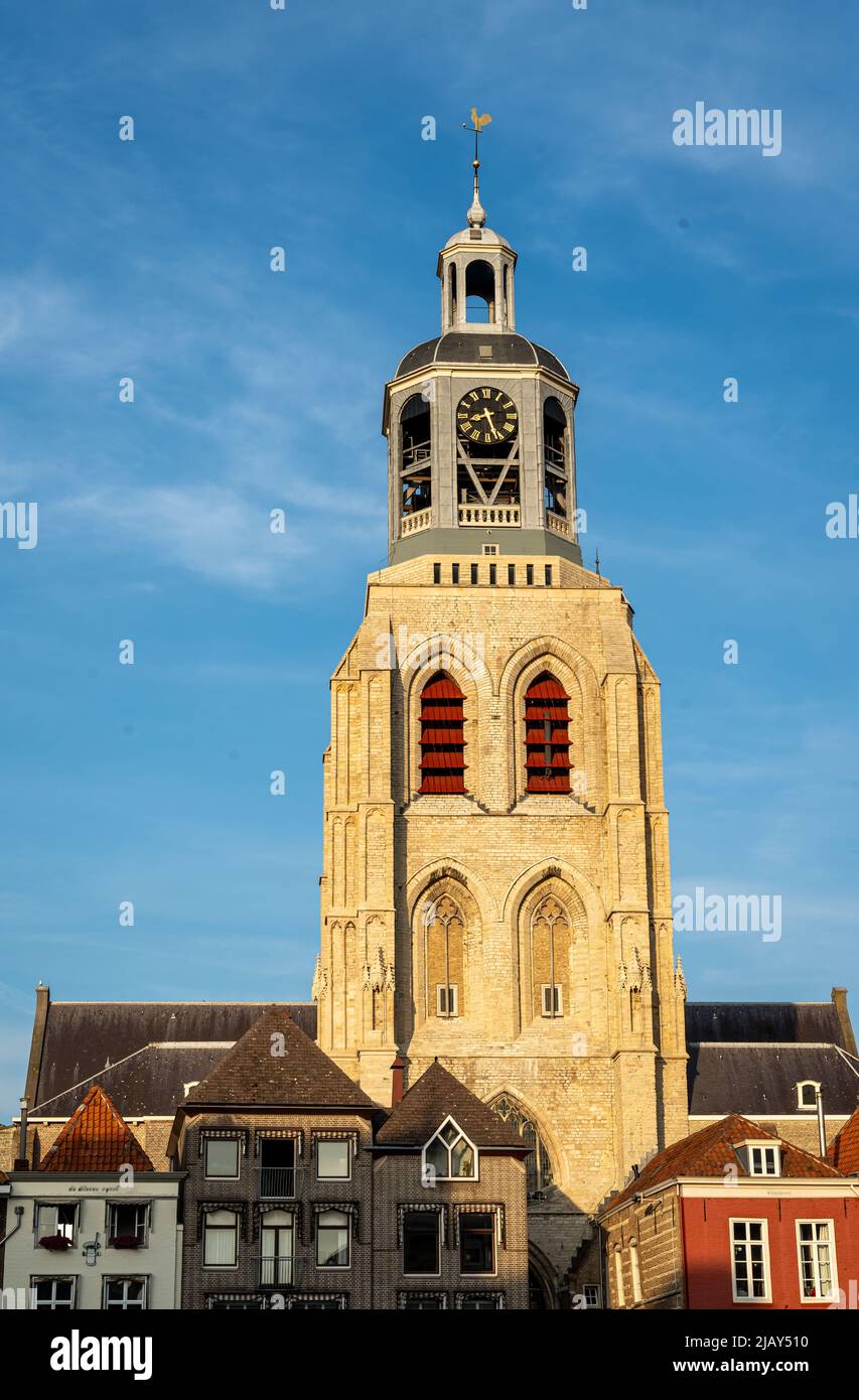 Plan vertical de l'église Sint Gertrudis dans la ville de Bergen op Zoom, Brabant Nord, pays-Bas Banque D'Images