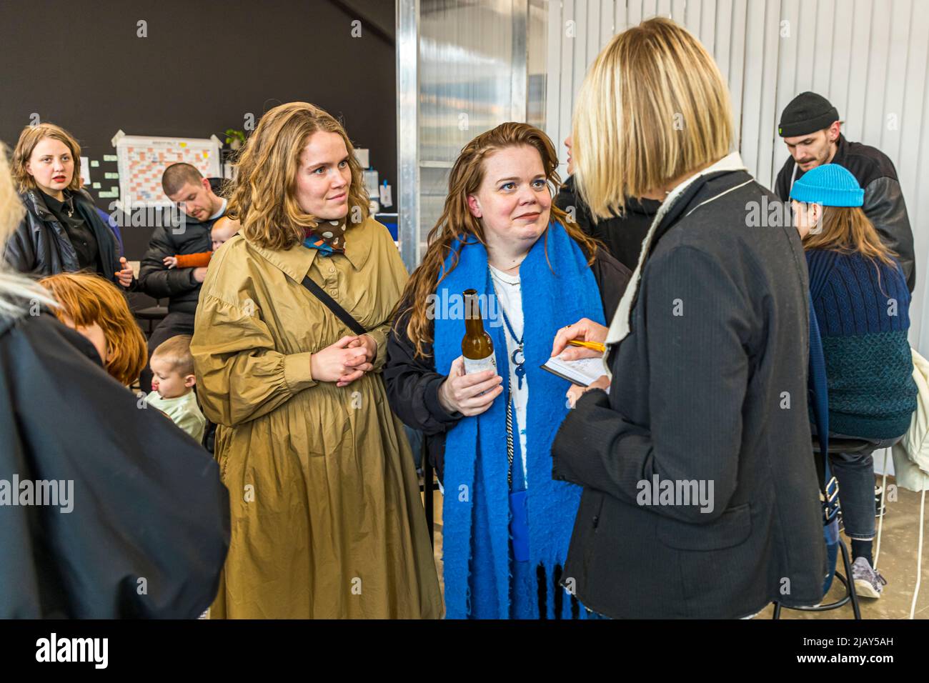 Lady Brewery fête avec des designers à Reykjavik, en Islande Banque D'Images