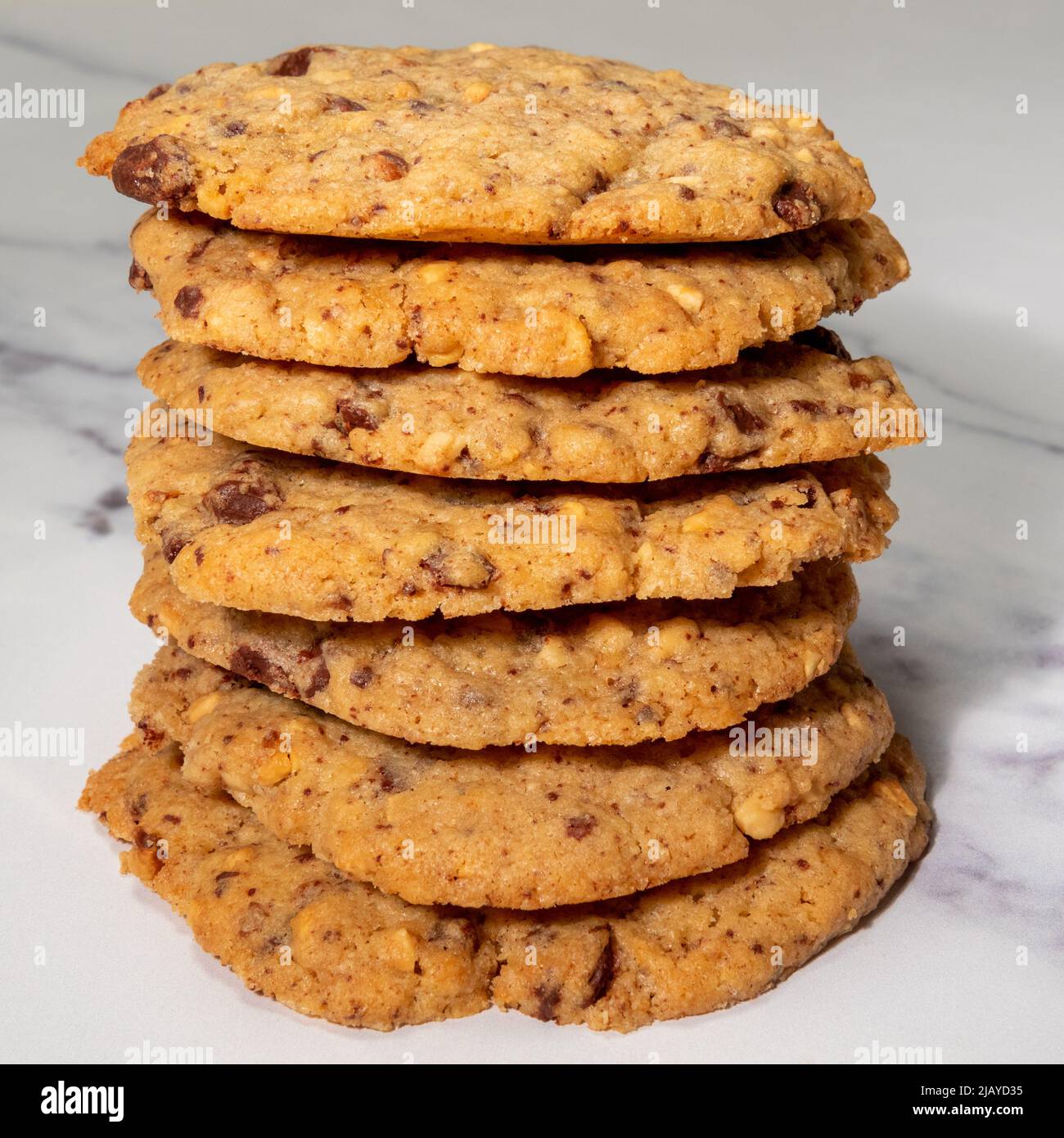 cookies choc n nut dans une pile Banque D'Images