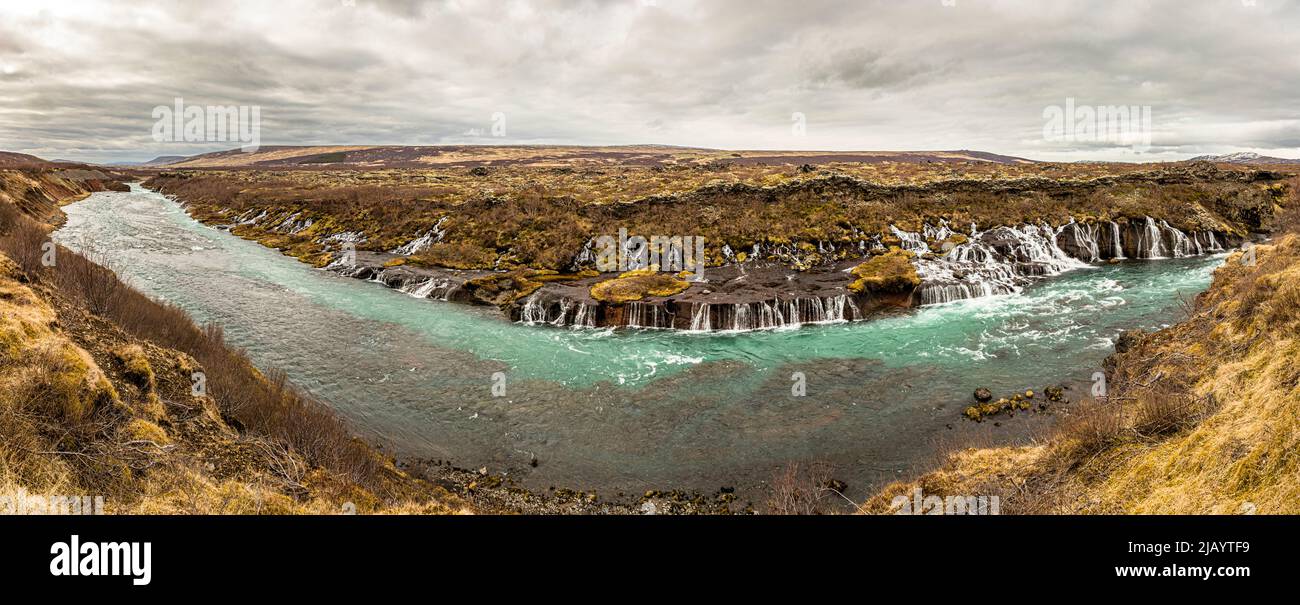 Chute d'eau de Hraunfossar près de Húsafell, en Islande Banque D'Images