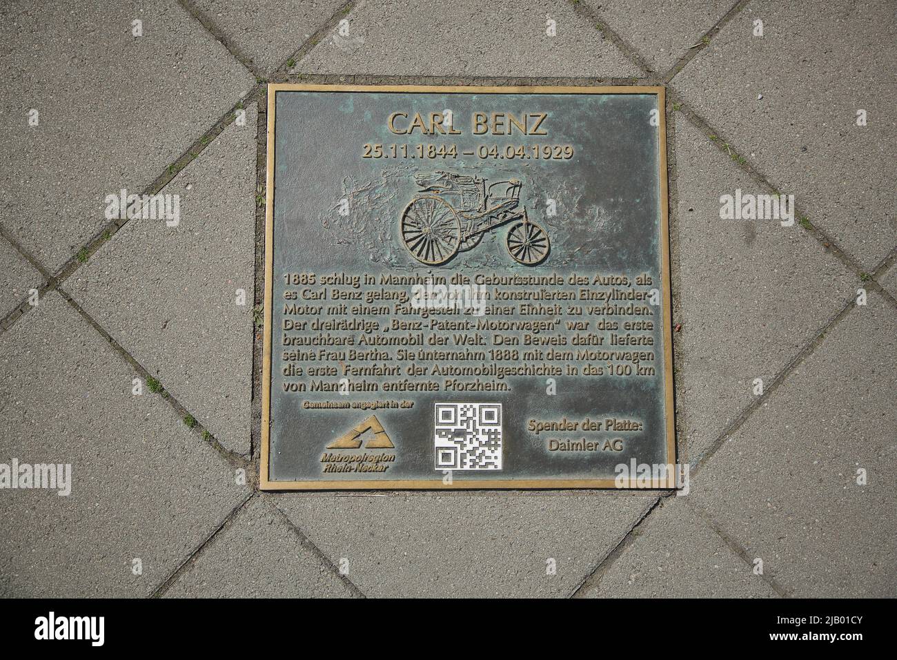 Plaque commémorative du constructeur automobile Carl Benz à Mannheim, Hesse, Allemagne Banque D'Images