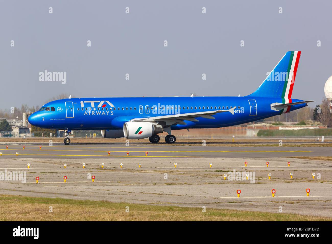 Milan, Italie - 22 mars 2022 : avion Airbus A320 ITA Airways à l'aéroport Linate de Milan (LIN) en Italie. Banque D'Images