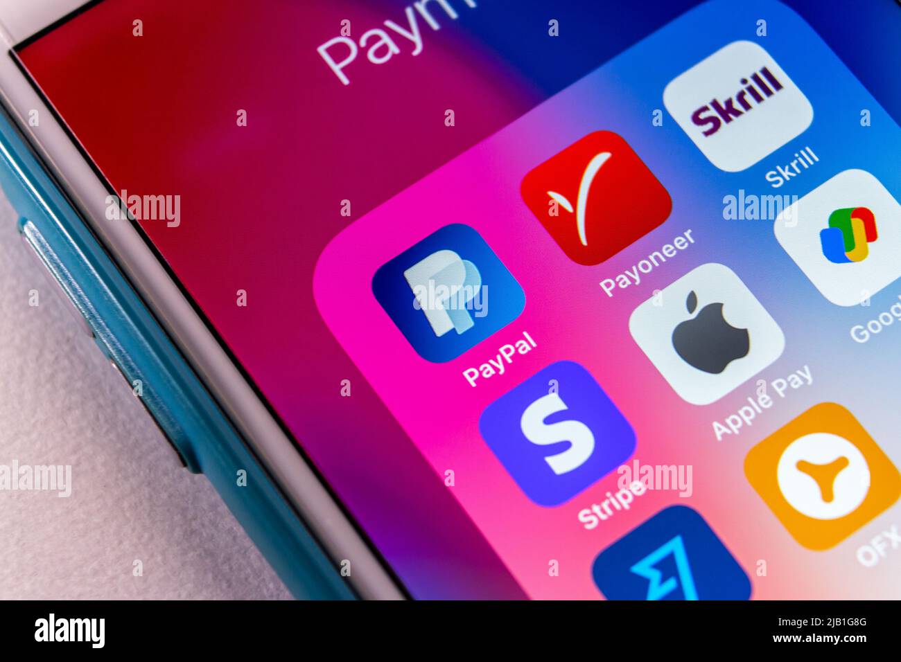 PayPal avec les applications de paiement les plus populaires (Payoneer, Skrill, application Stripe, Apple Pay, Google Pay, Wise anciennement TransferWise et OFX anciennement OzForex) sur iPhone Banque D'Images