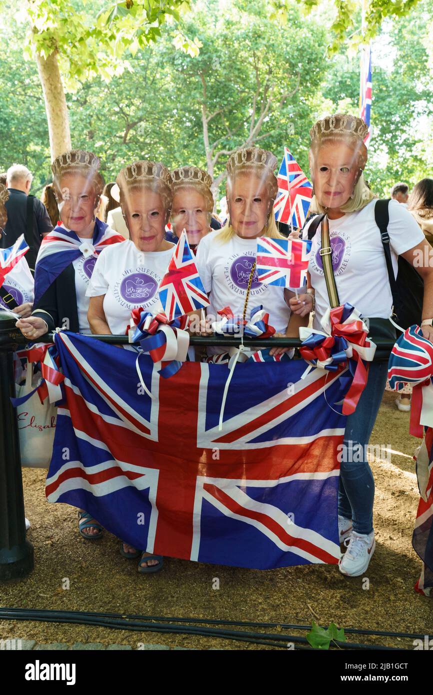 LONDRES - 2 JUIN : scènes de la cérémonie de la Trooping de la couleur sur 2 juin 2022 dans le centre de Londres. Photo de David Levenson crédit: David Levenson/Alay Live News Banque D'Images