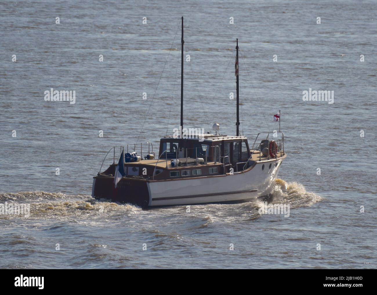 02/06/2022.Gravesend UK Un trio de petits navires de Dunkerque causé par Gravesend ce matin. Le yacht à moteur a participé à l'évacuation et était parmi 400 Banque D'Images