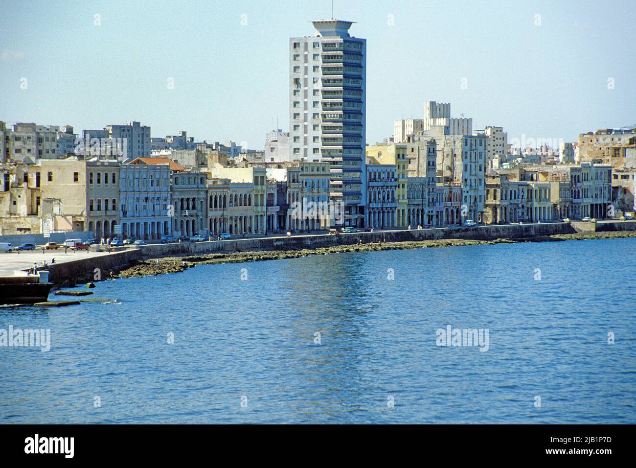 Malecon, promenade au bord de l'eau dans la vieille ville de la Havane, Cuba, Caraïbes Banque D'Images