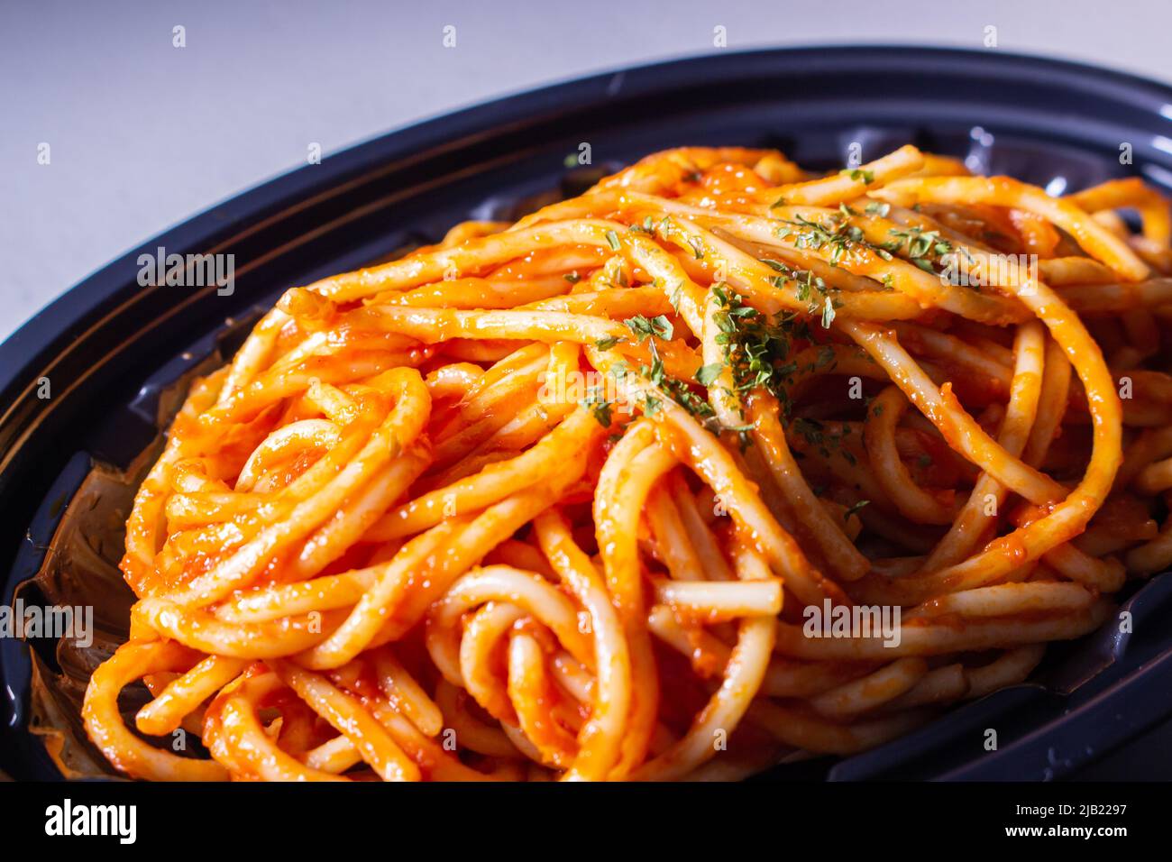 Le Naporitan Spaghetti japonais est un plat de pâtes japonais. Il se compose de spaghetti, ketchup de tomate Banque D'Images