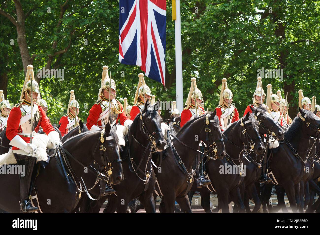 LONDRES - 2 JUIN : la cavalerie de la maison dans le centre commercial, lors de la cérémonie de Trooping the Color sur 2 juin 2022, dans le centre de Londres. Photo de David Levenson crédit: David Levenson/Alay Live News Banque D'Images