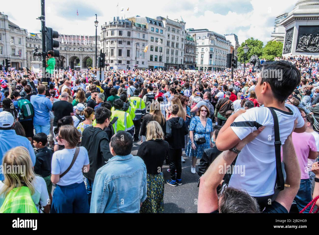 Londres 2 juin 2022, le centre de Londres a été rempli de brimes avec des personnes célébrant le Queens Platinum jubilé 2020, tout le monde était dans le bon miid et portant le rouge bleu et blanc crédit: Paul Quezada-Neiman/Alamy Live News Banque D'Images