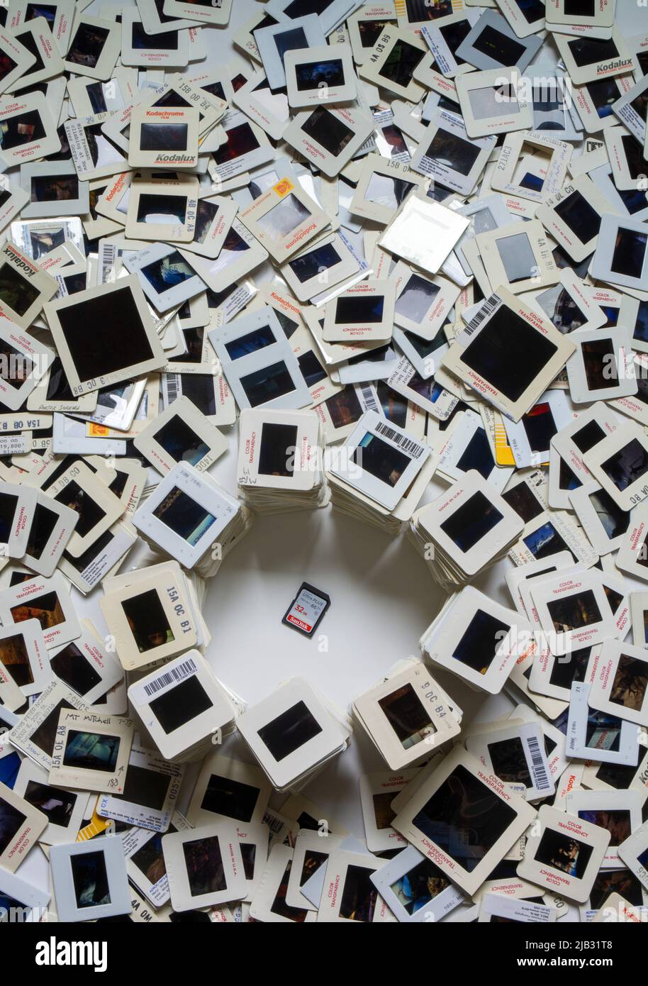 Stockage de données par rapport à la technologie analogique. Banque D'Images Stockage de données par rapport à la technologie analogique. Banque D'Images