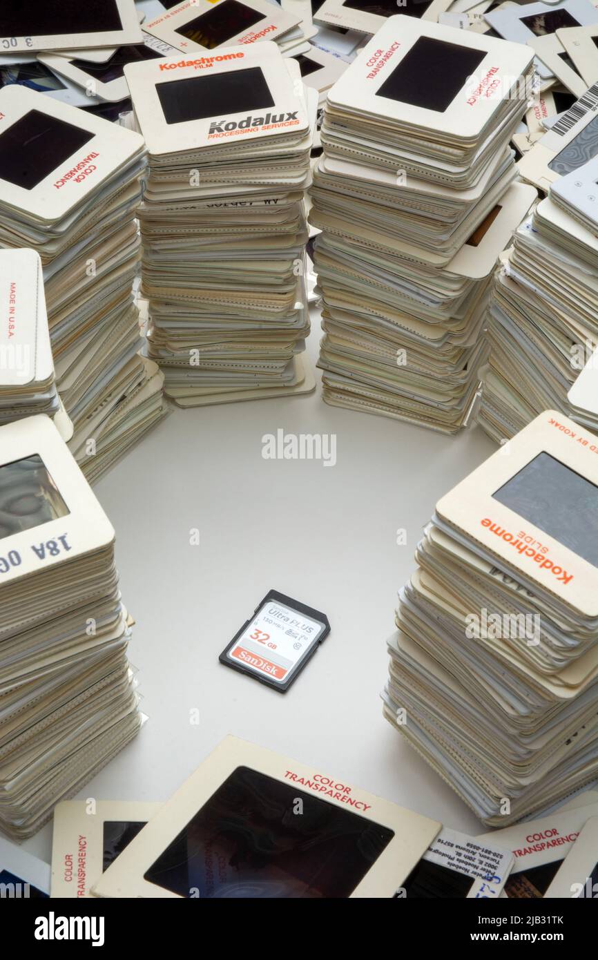Stockage de données par rapport à la technologie analogique. Banque D'Images Stockage de données par rapport à la technologie analogique. Banque D'Images