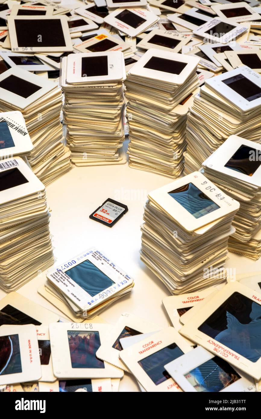 Stockage de données par rapport à la technologie analogique. Banque D'Images Stockage de données par rapport à la technologie analogique. Banque D'Images