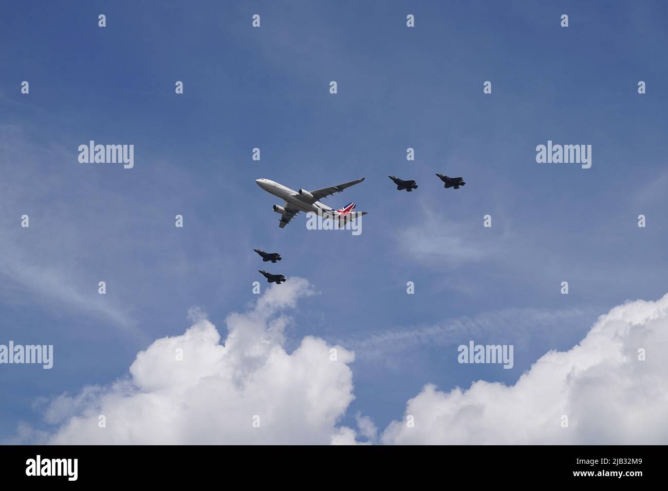 Survol de l'avion de la RAF pour célébrer le Jubilé de platine de la Reine. Londres - 2nd juin 2022 Banque D'Images