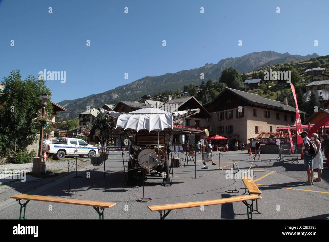 Manège pour enfants à la Fête du village de Vars Sainte-Marie un 15 août, Hautes-Alpes Banque D'Images