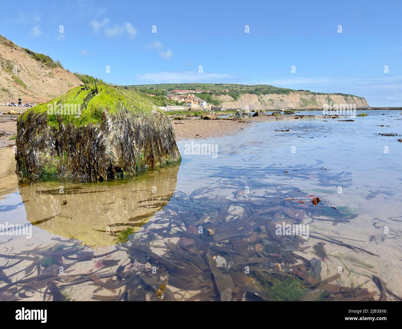 Rock Reflection, Robin Hood Bay, Whitby Banque D'Images