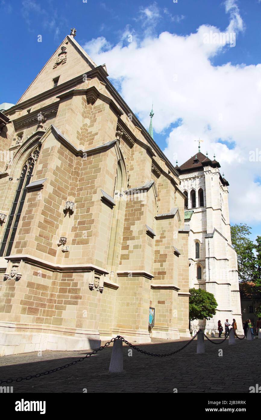 Cathédrale Saint-Pierre à Genève, Suisse. Vue sur l'ouest. Banque D'Images