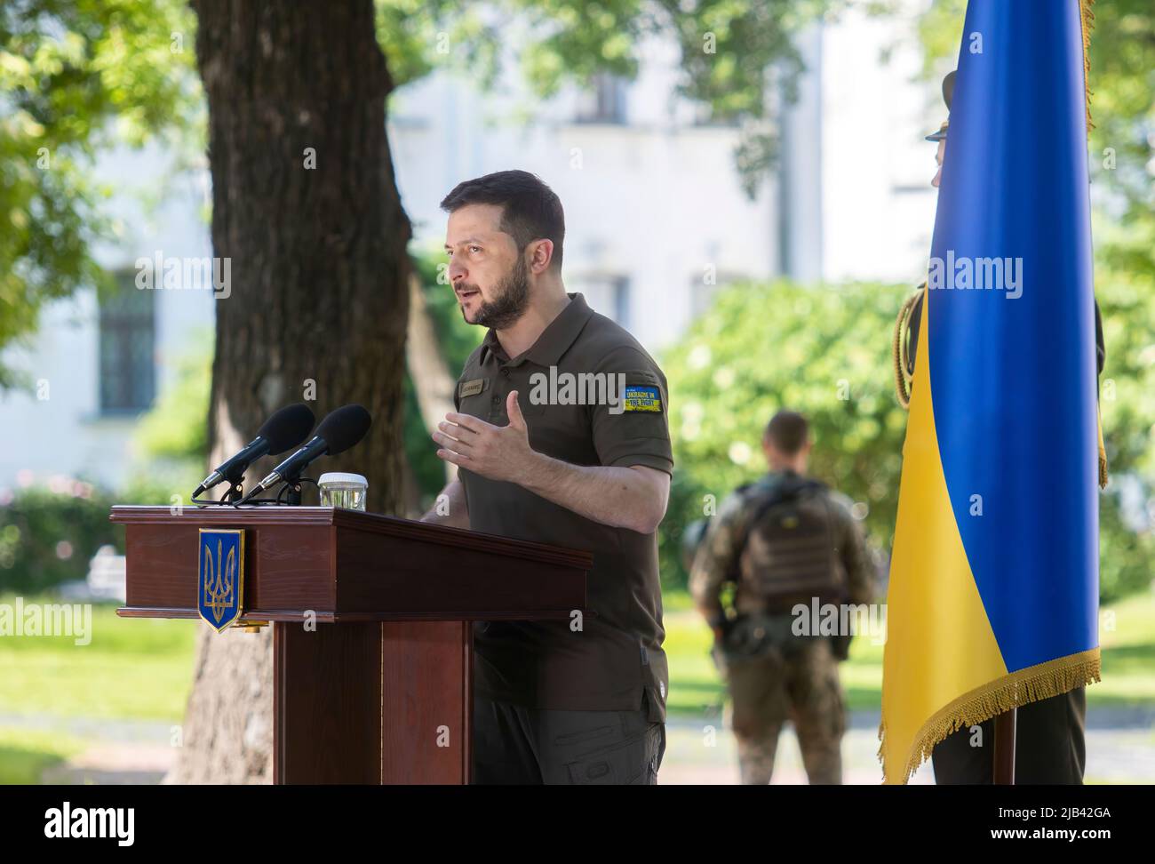 Le Président de l'Ukraine, Volodymyr Zelensky, a reçu aujourd'hui des lettres de créance de l'Ambassadeur des États-Unis Bridget Brink, de l'Ambassadeur de la République de Moldova Valeriu Chiveri et de l'Ambassadeur de la République de l'Inde Rule Kumar Jain qui commencent leur mission dans notre pays. La cérémonie de présentation des lettres de créance a eu lieu sur le territoire de la Réserve nationale 'Sophia de Kiev' avec la participation de représentants de tous les pays étrangers, dont les ambassades ont déjà repris leurs travaux en Ukraine. Photo: Bureau du Président de l'Ukraine Banque D'Images