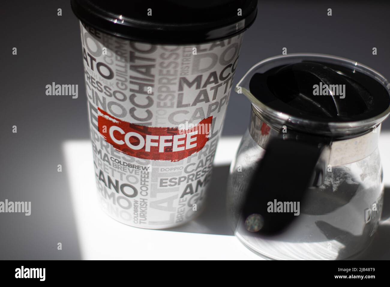 tasse à café avec du café écrit dessus Banque D'Images