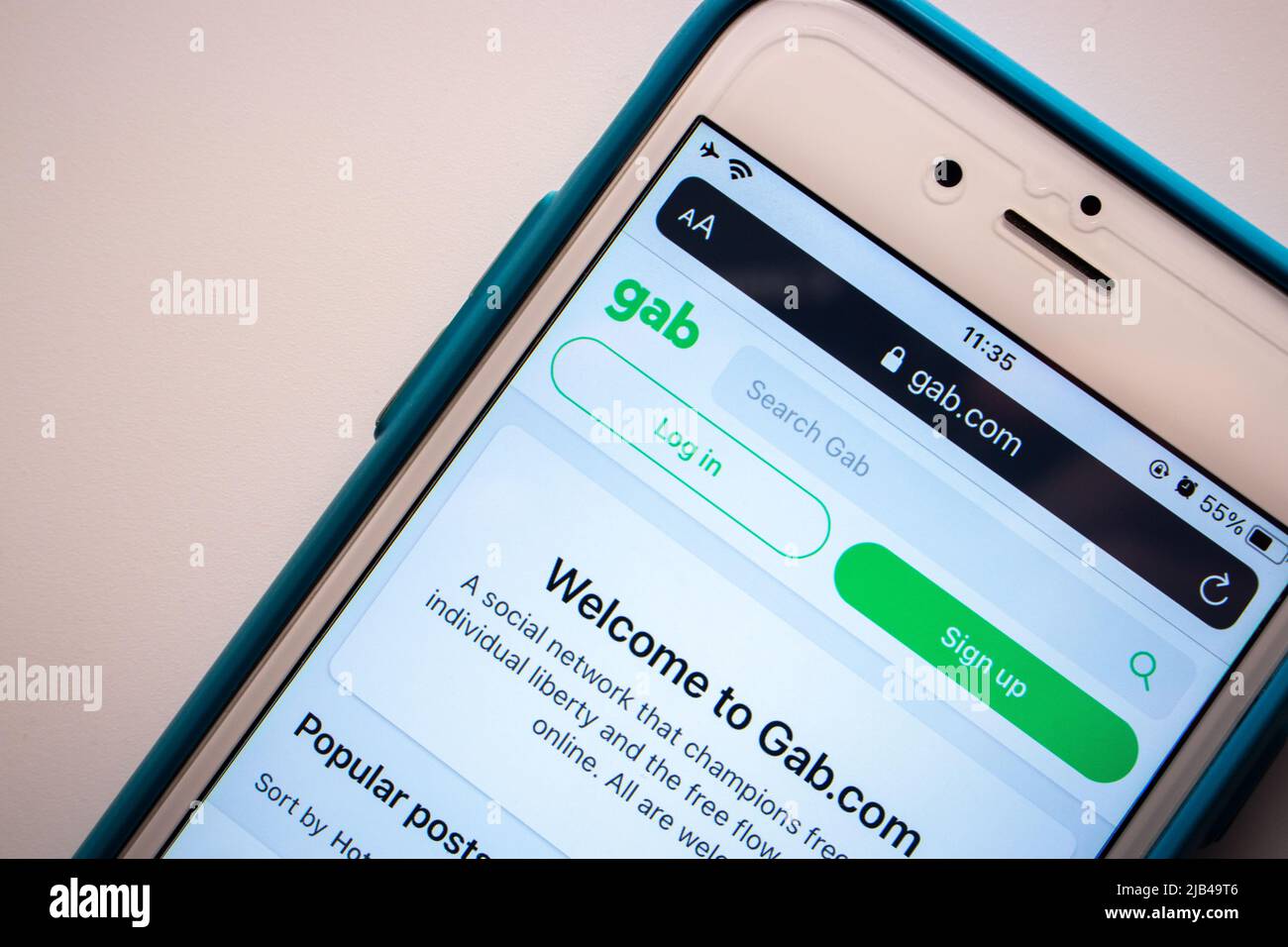 Kumamoto, JAPON - Jan 21 2021 : site web de Gab sur iPhone. GAB est un service de réseautage social américain alt-TECH connu pour sa base d'utilisateurs d'extrême droite. Banque D'Images
